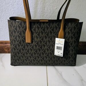 New! Michael Kors Emilia Medium Logo Tote Bag - Brown/Acorn" 358